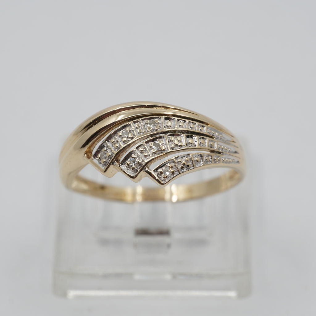 Vintage 1999 14K Gold Diamond Wave Ring