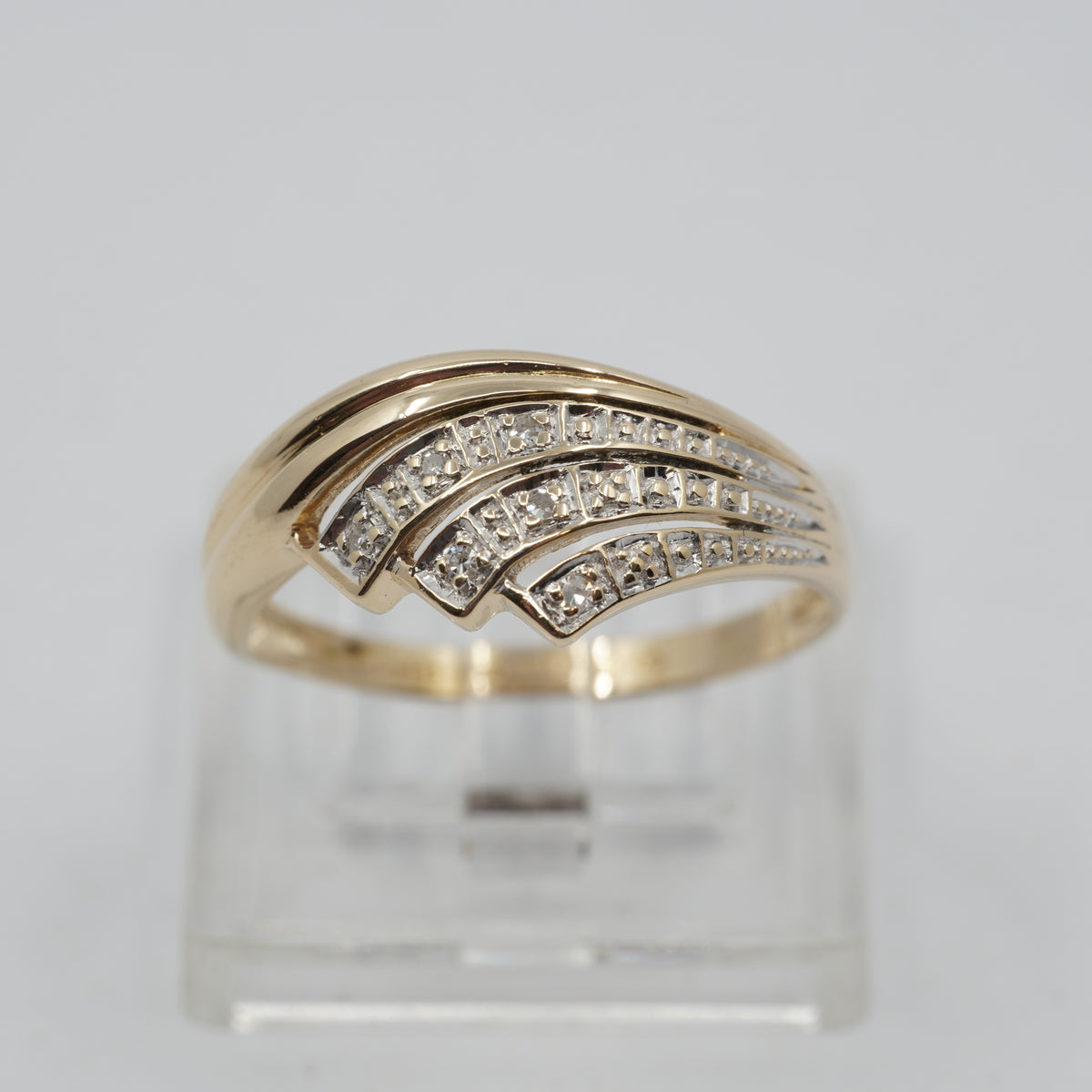 Vintage 1999 14K Gold Diamond Wave Ring