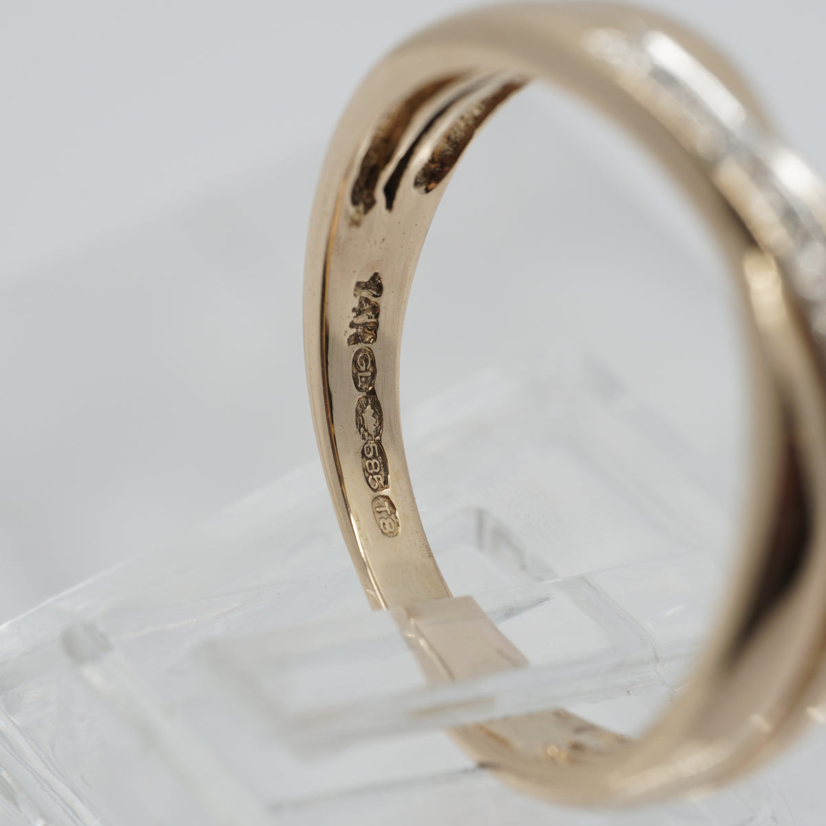 Vintage 14K Yellow Gold 5 Diamond Crossover Ring- 1996