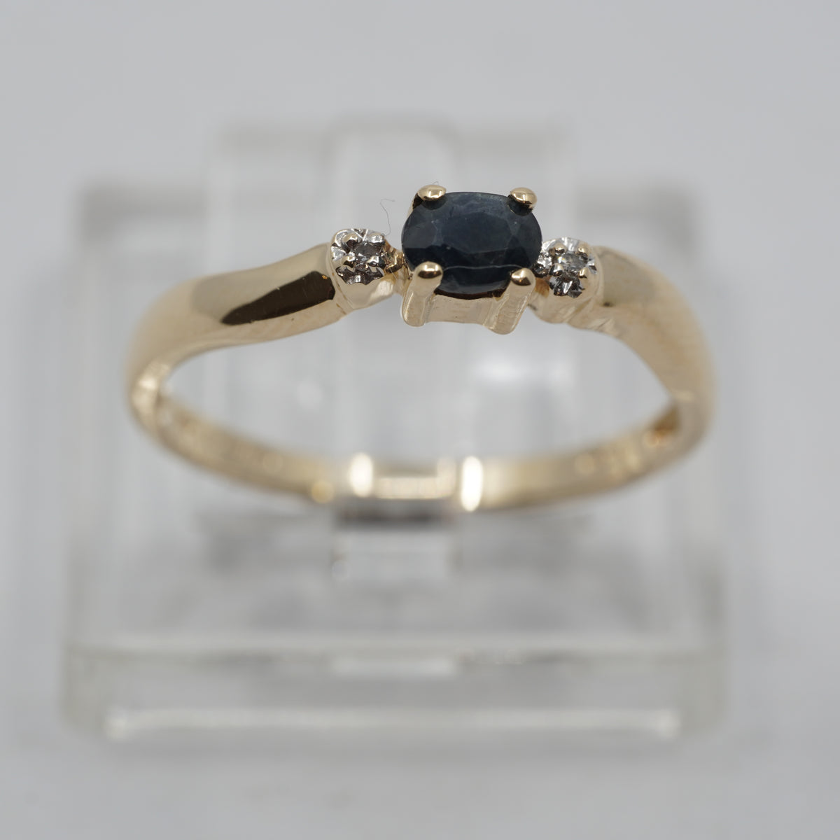 14K Gold Sapphire & 2 Diamond Ring