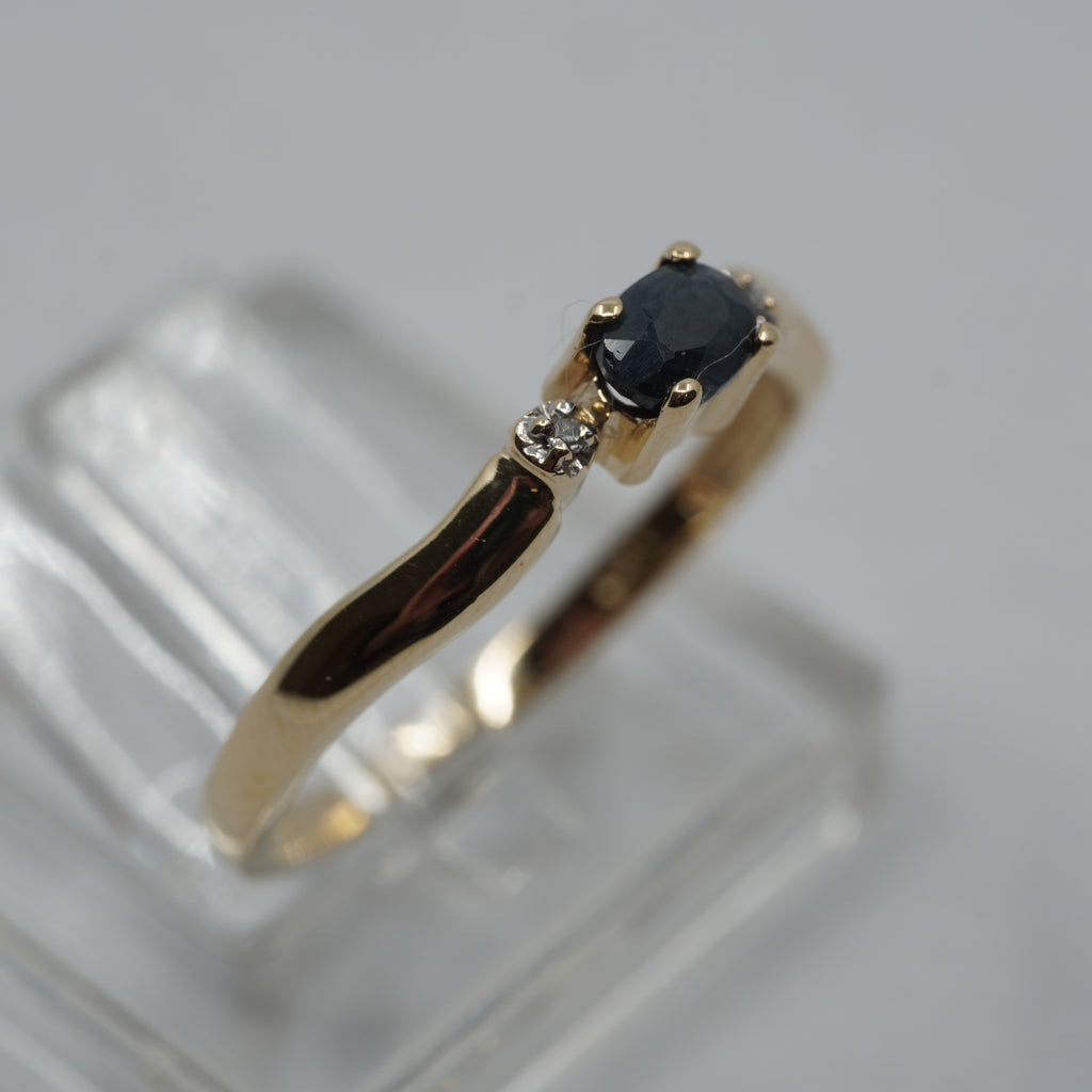 14K Gold Sapphire & 2 Diamond Ring