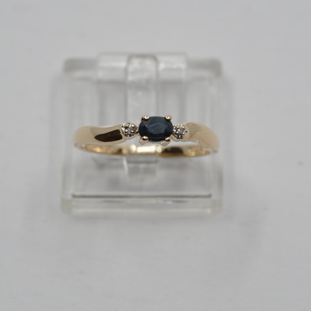14K Gold Sapphire & 2 Diamond Ring