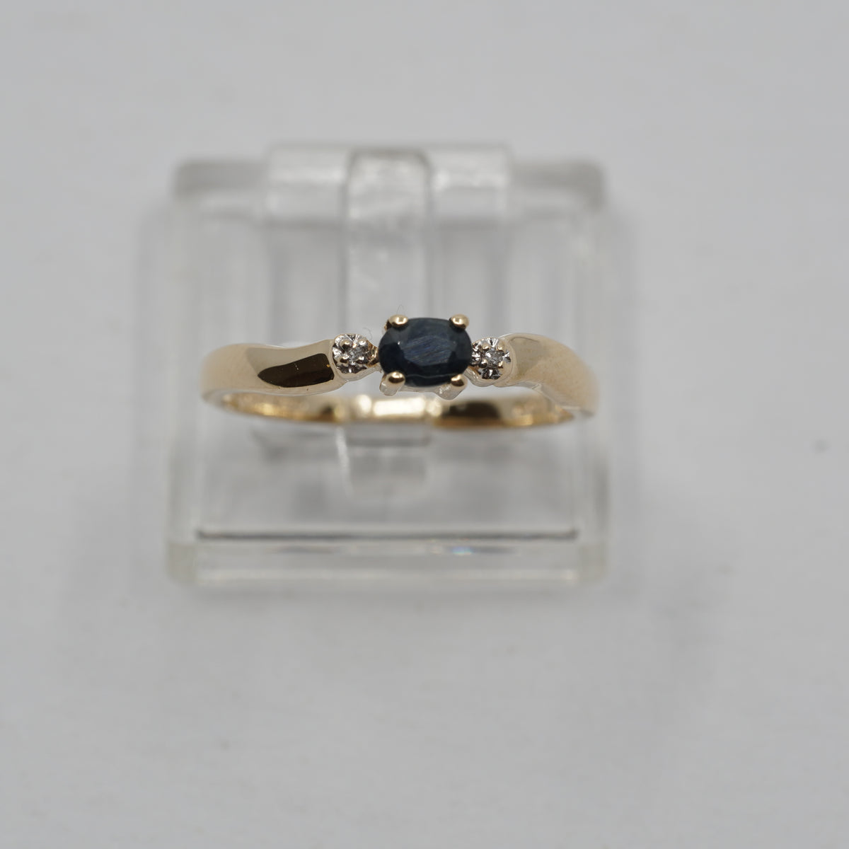 14K Gold Sapphire & 2 Diamond Ring