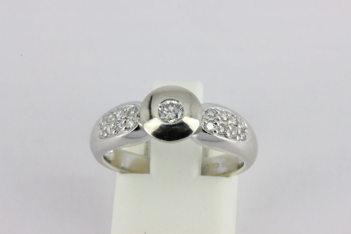 1999 14K White Gold 17- Diamond Ring
