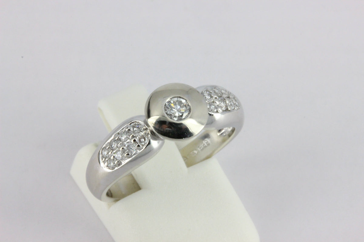 1999 14K White Gold 17- Diamond Ring