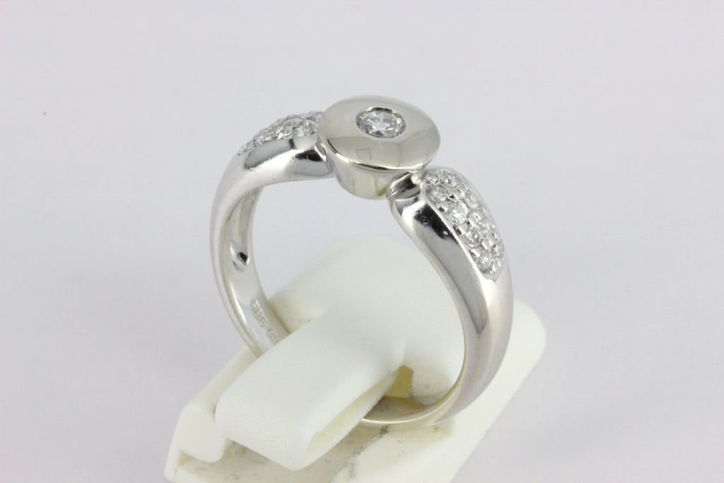 1999 14K White Gold 17- Diamond Ring