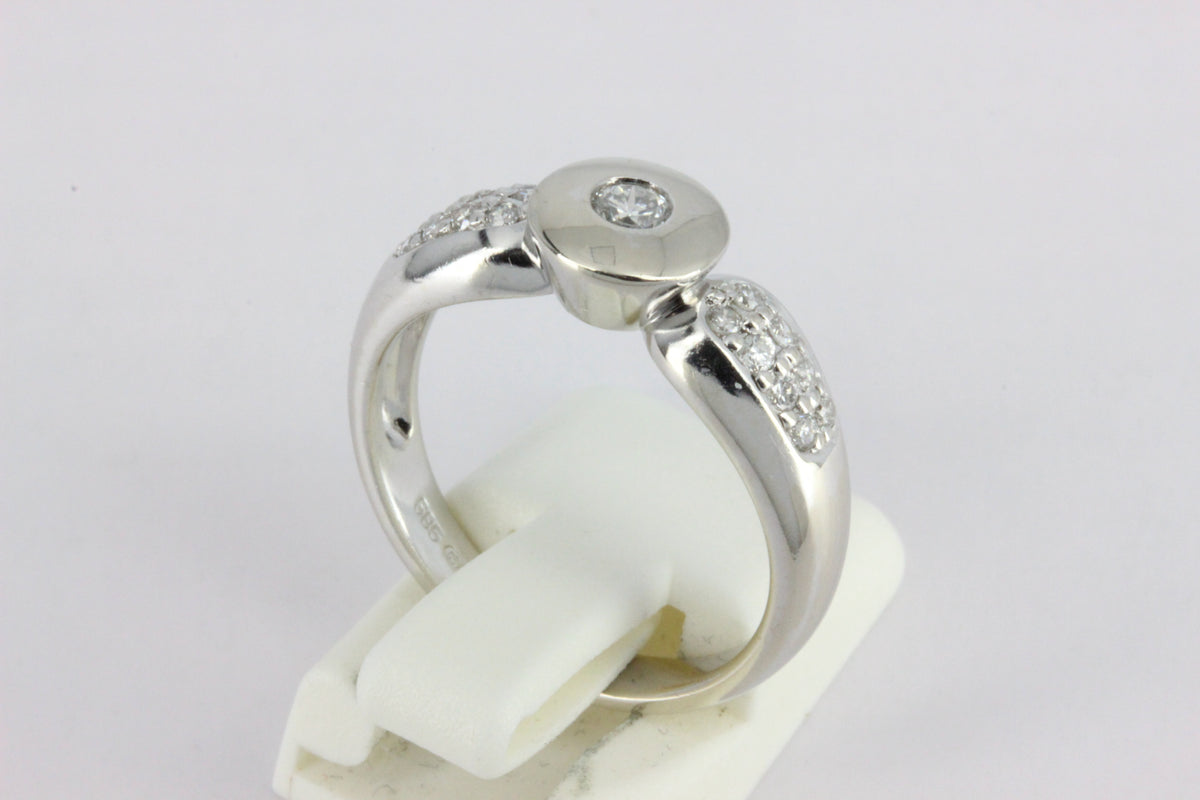 1999 14K White Gold 17- Diamond Ring