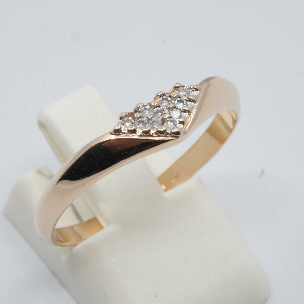 14K Gold 10- Diamond Crossover Ring