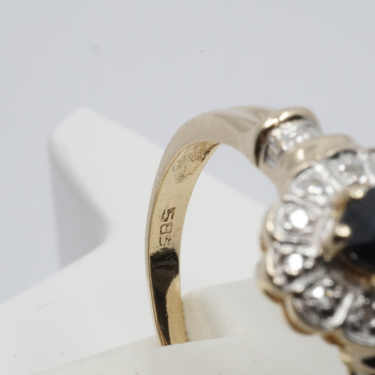 Vintage 14K Gold Sapphire & Diamond Cluster Ring