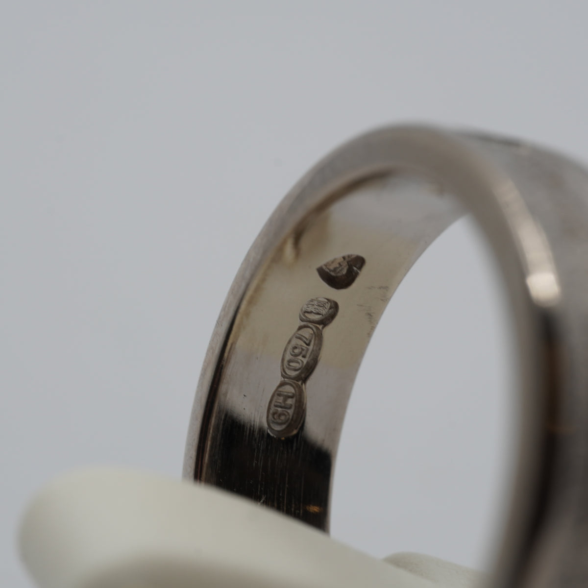 18K White Gold Diamond Band Ring- 2009