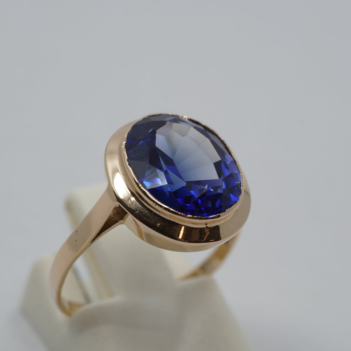 14K Midnight Blue Oval Ring