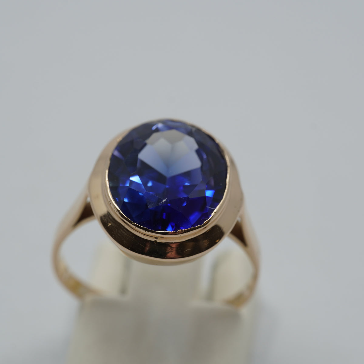 14K Midnight Blue Oval Ring