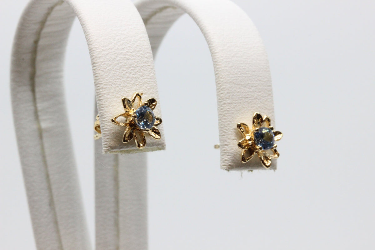 14K Gold Flower Stud Earrings