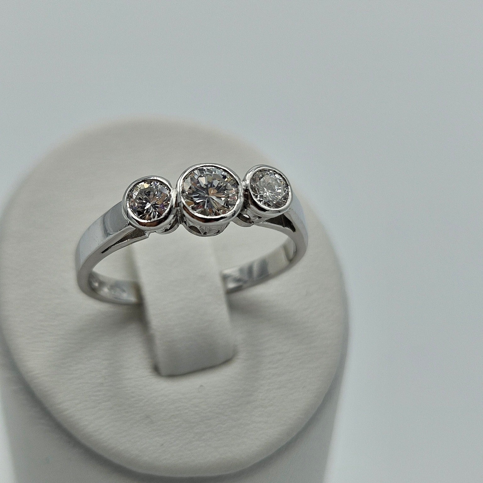 18K Gold Ring with Diamonds