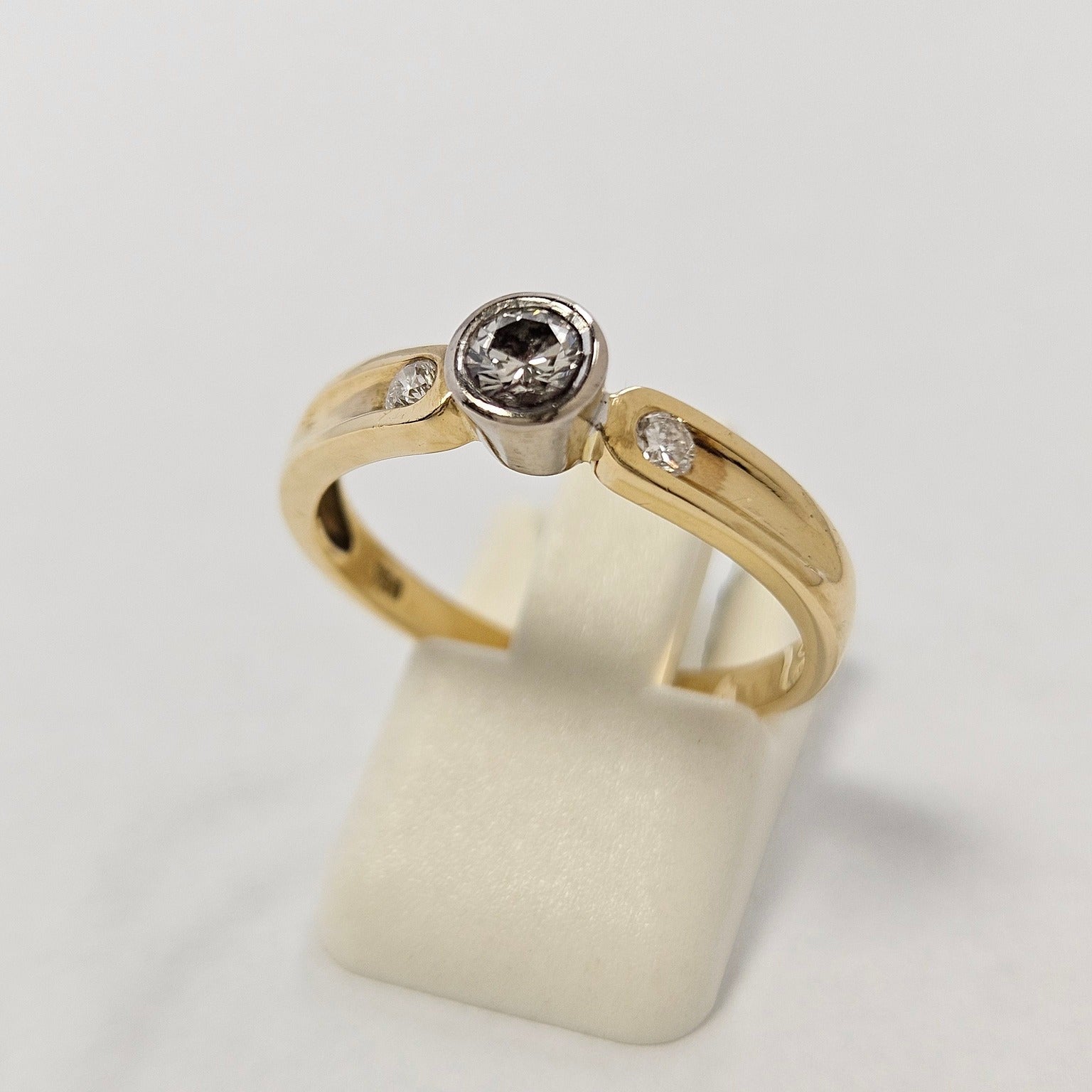 18K Gold Ring with Diamonds