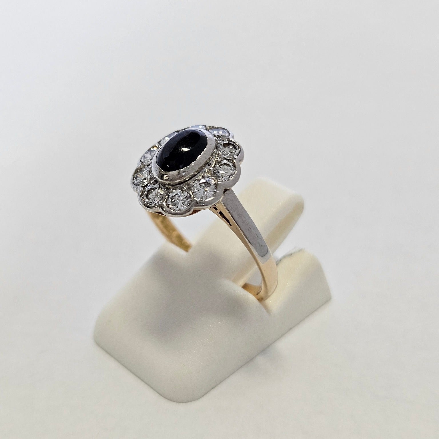 18K Gold Ring with Diamond and Sapphire