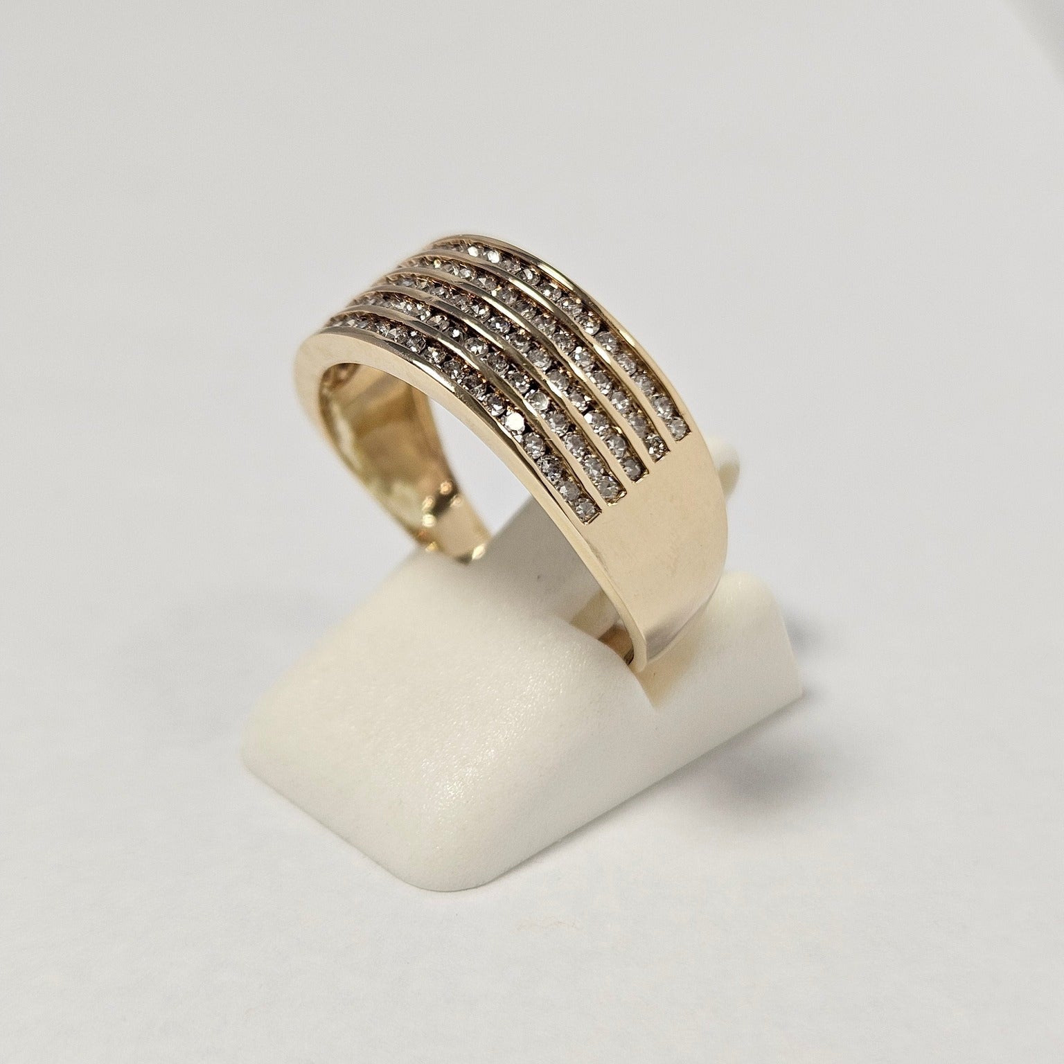 14K Gold Ring with 100 Diamonds