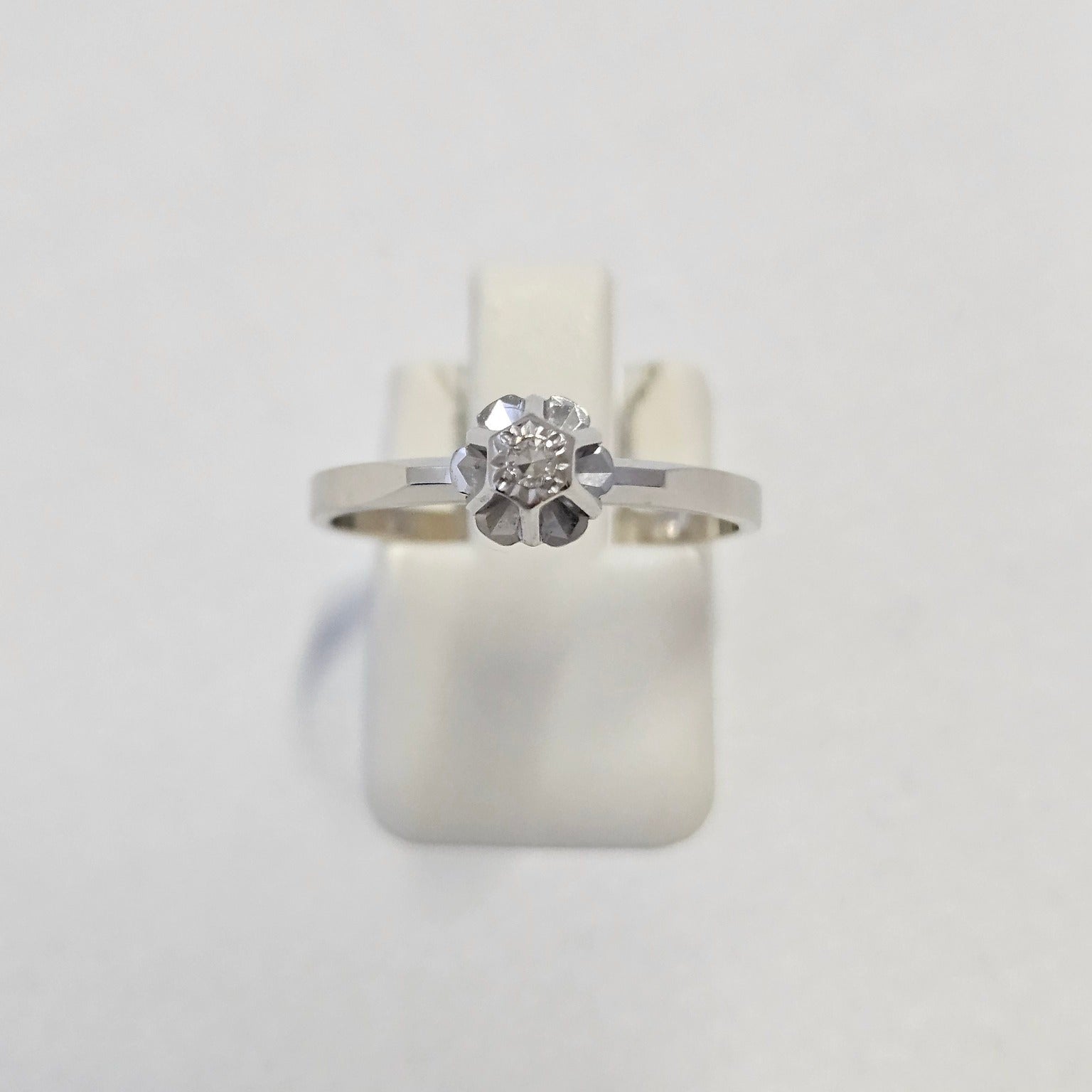 18K Gold Ring with Diamond