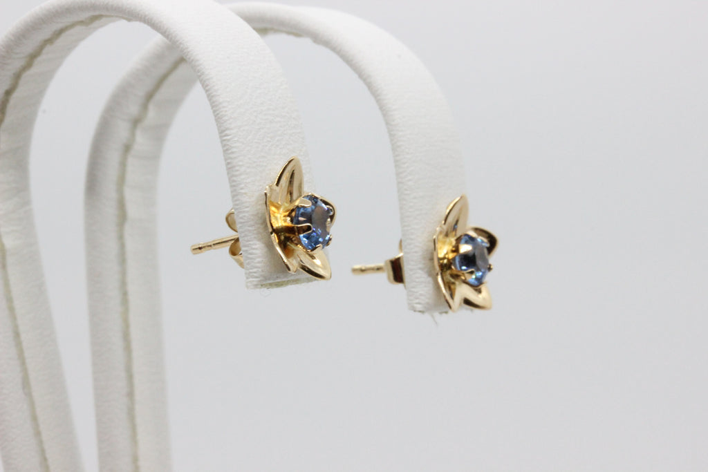 14K Gold Blue Stone Flower Stud Earrings