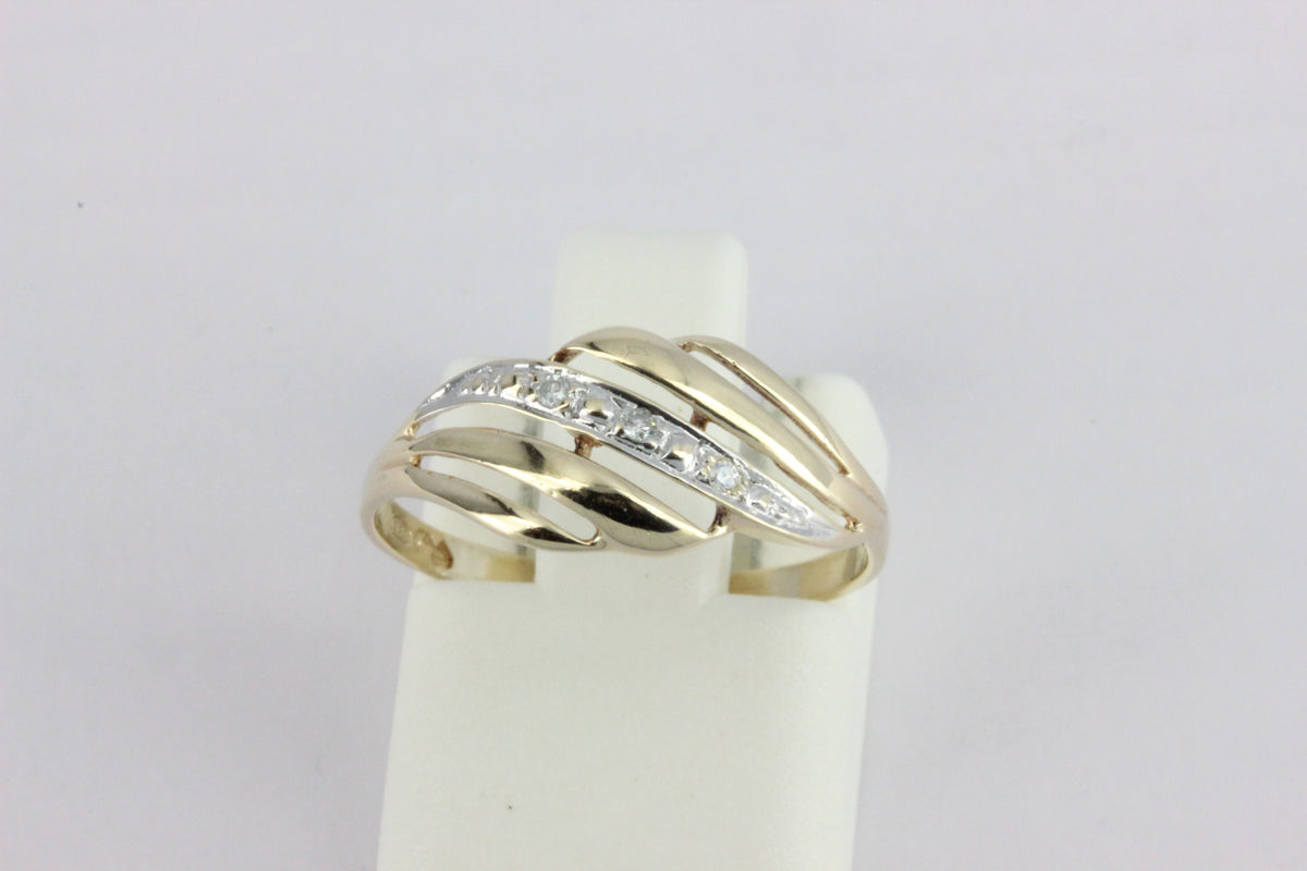 Vintage 14K Gold Three Diamond Crossover Ring