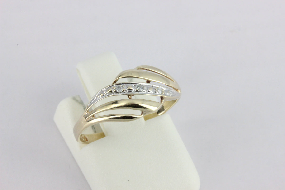 Vintage 14K Gold Three Diamond Crossover Ring