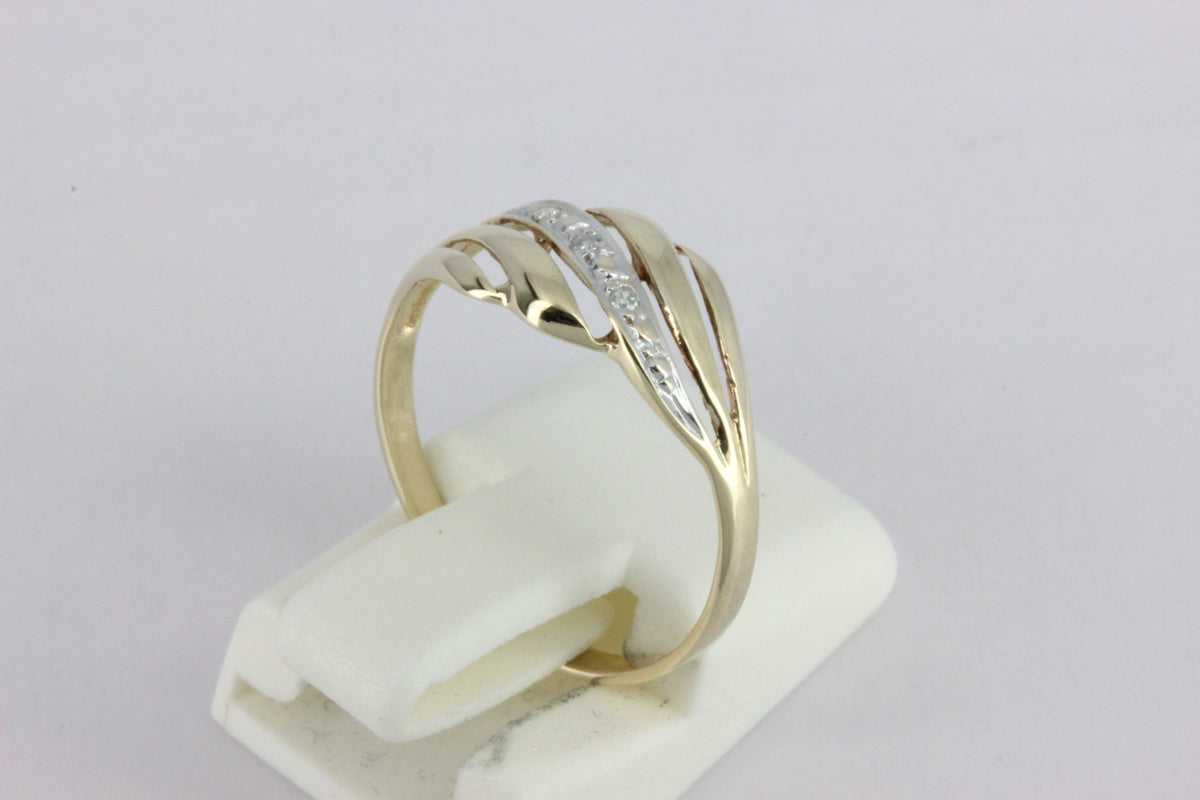 Vintage 14K Gold Three Diamond Crossover Ring