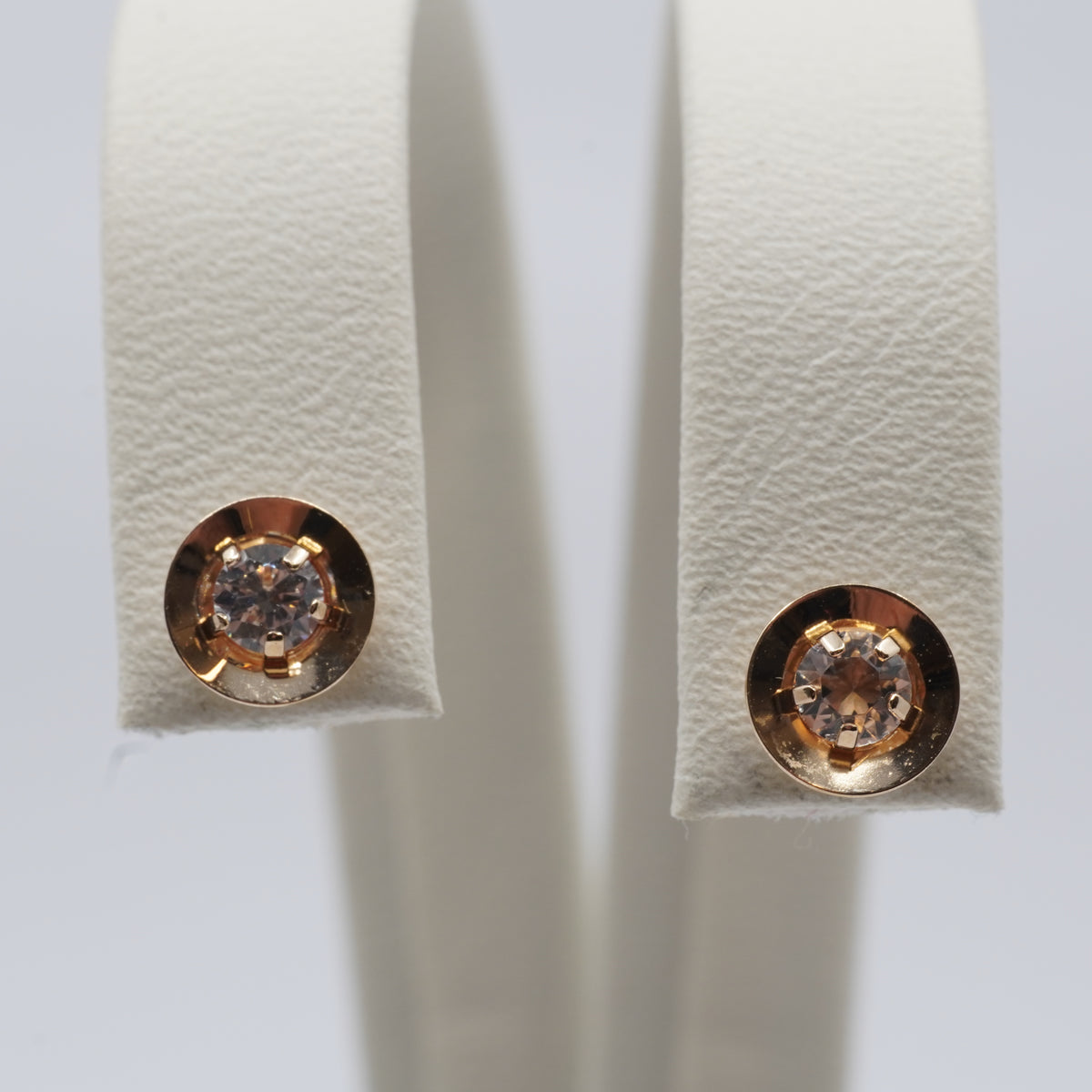14K Gold Round Clear Stone Stud Earrings
