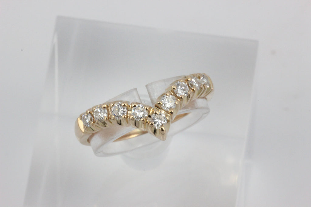 14K Gold 9 Diamond V-Shaped Ring