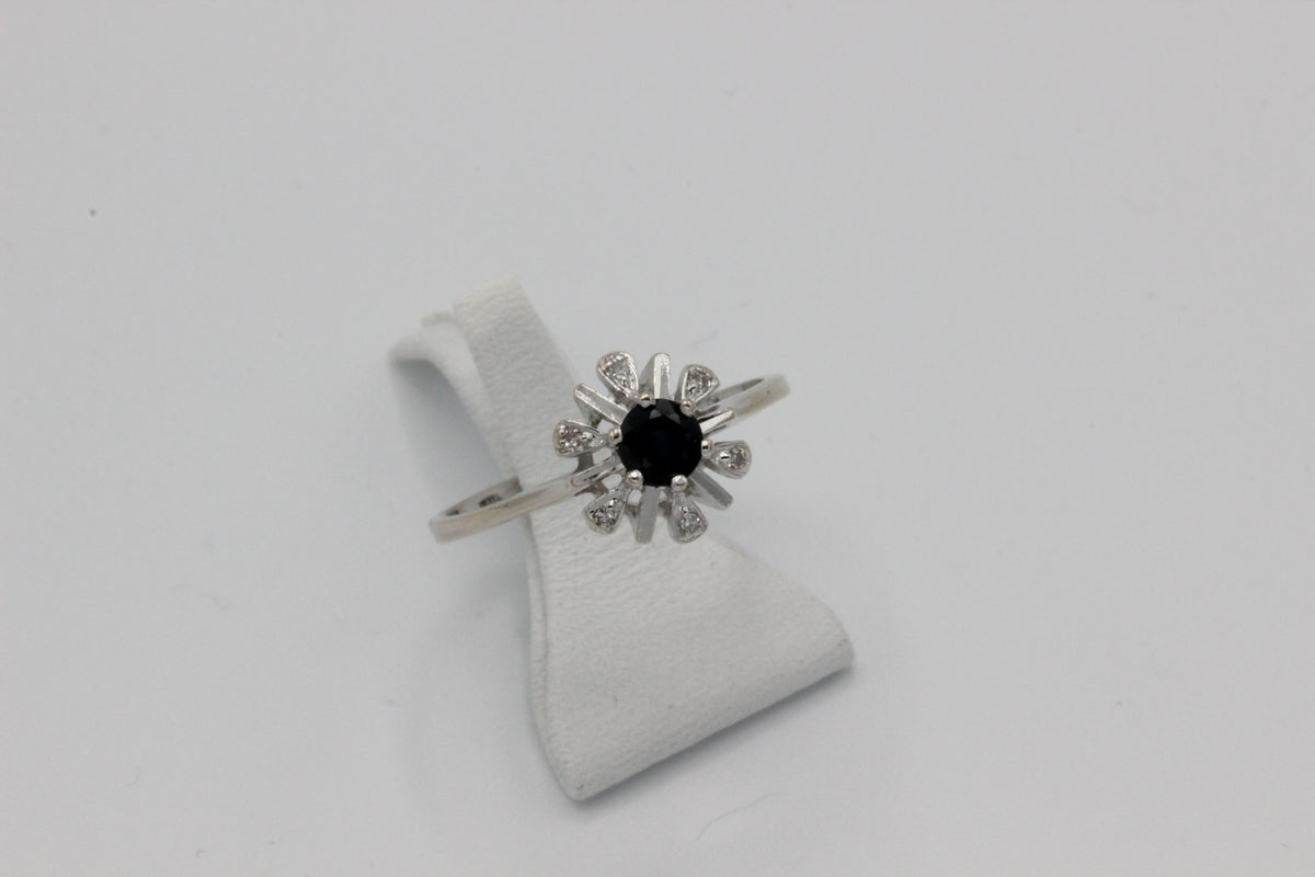 Vintage 1980 14K White Gold Diamond Cluster Ring