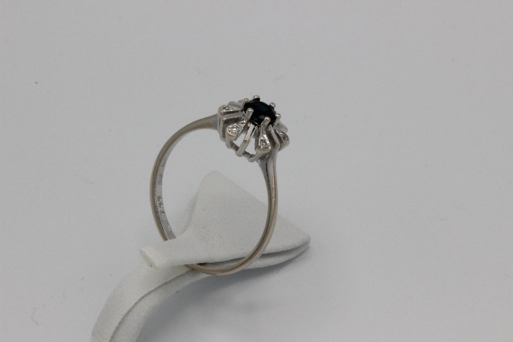 Vintage 1980 14K White Gold Diamond Cluster Ring