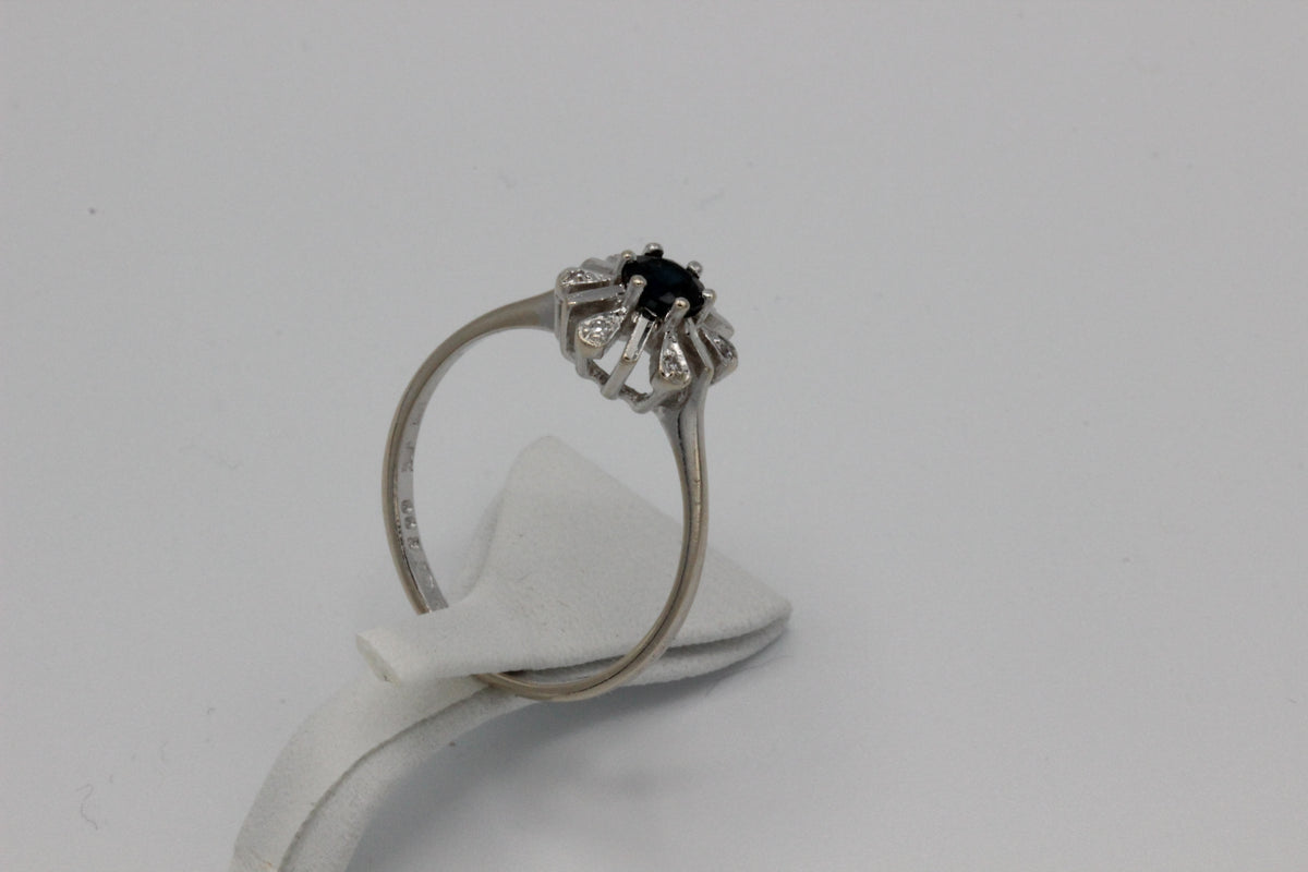 Vintage 1980 14K White Gold Diamond Cluster Ring