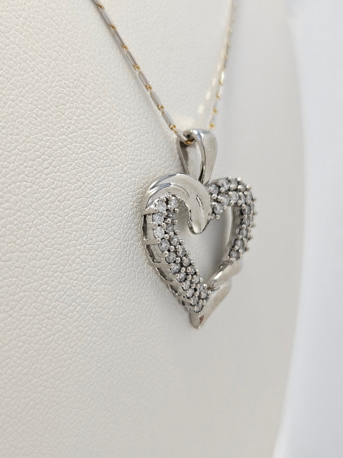 14K White Gold 40 Diamond Heart Pendant