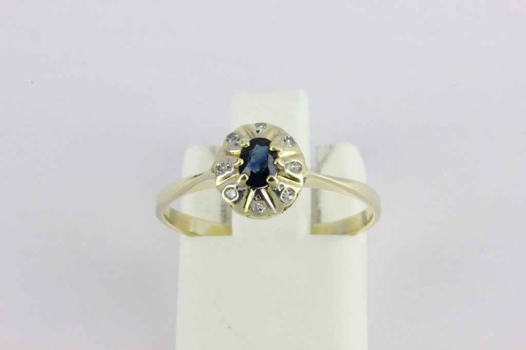 14K Gold Sapphire & 8 Diamond Ring