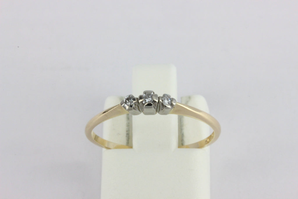 Vintage 18K Gold Three Diamond Ring