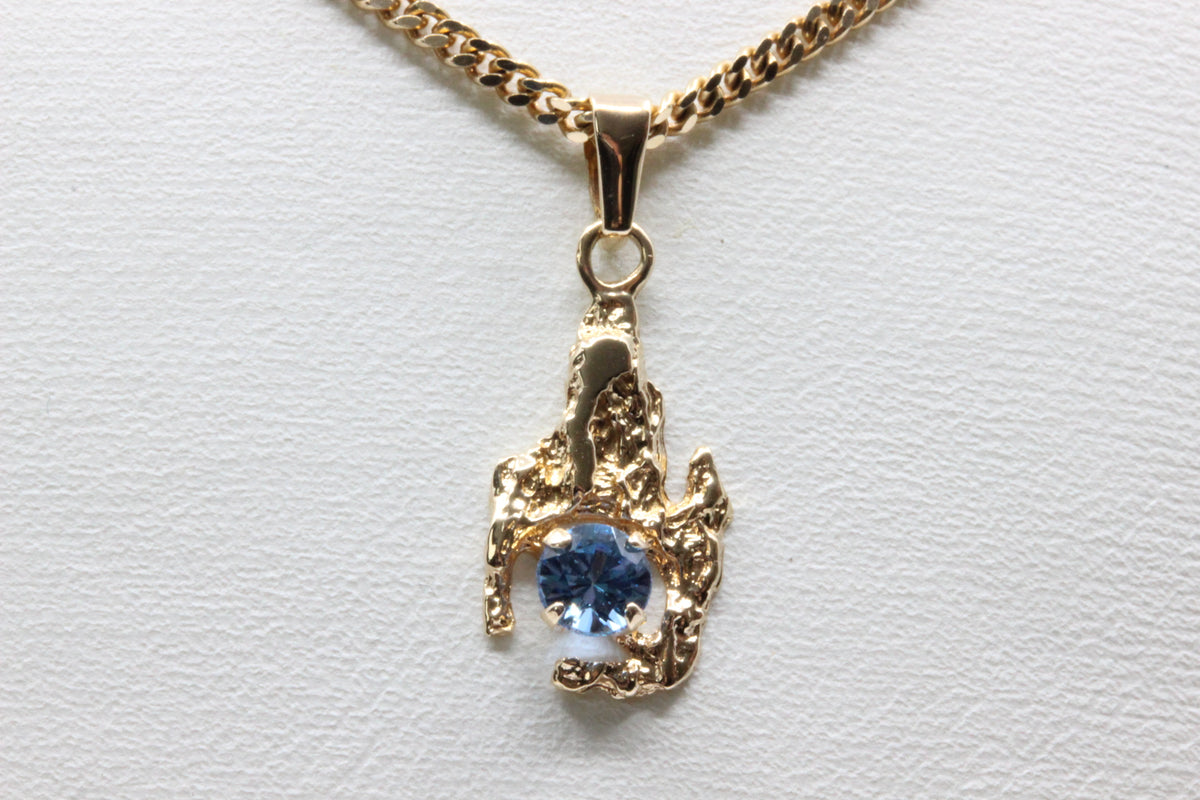 14K  Gold Blue Stone Vintage Pendant