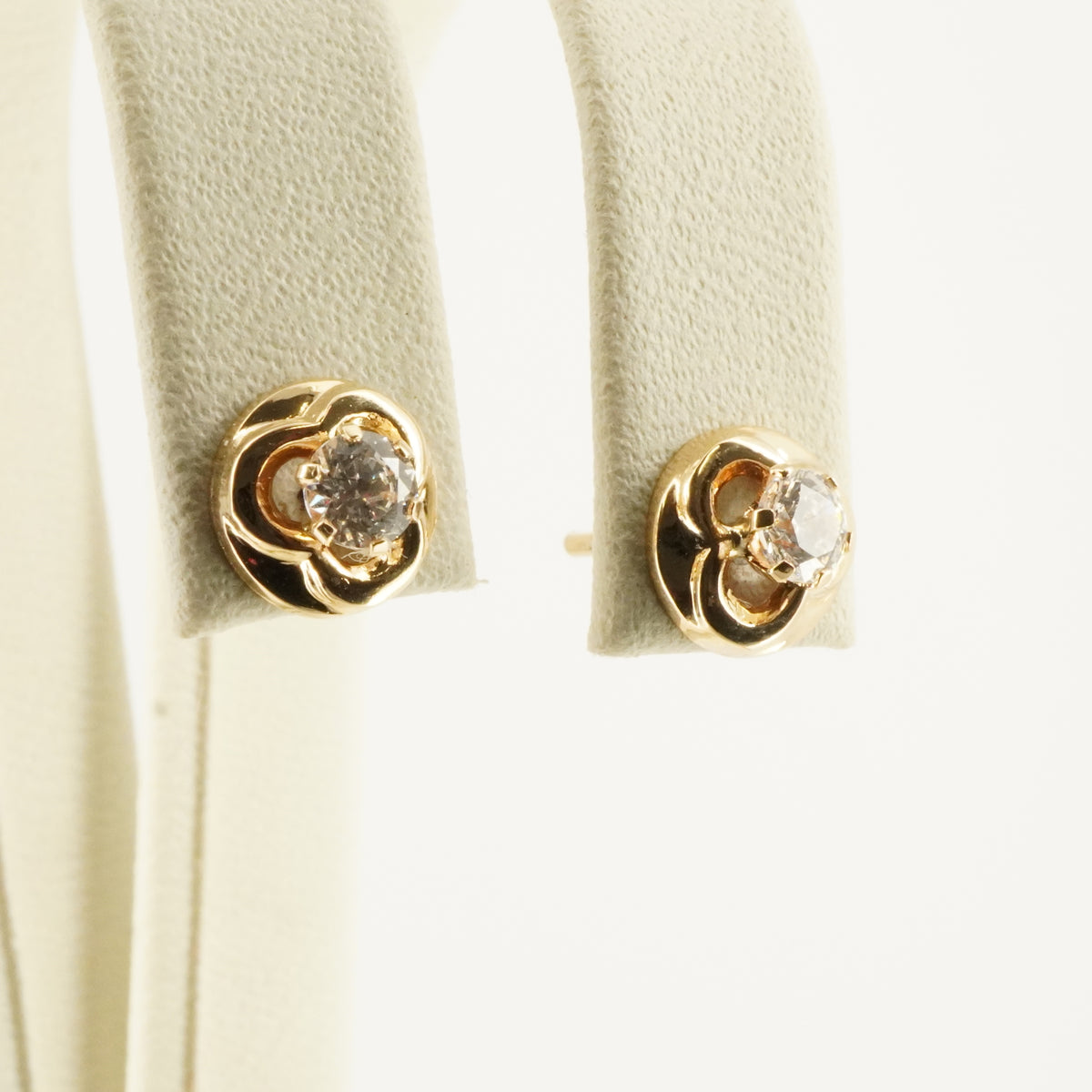 14K Gold Floral Stud Earrings