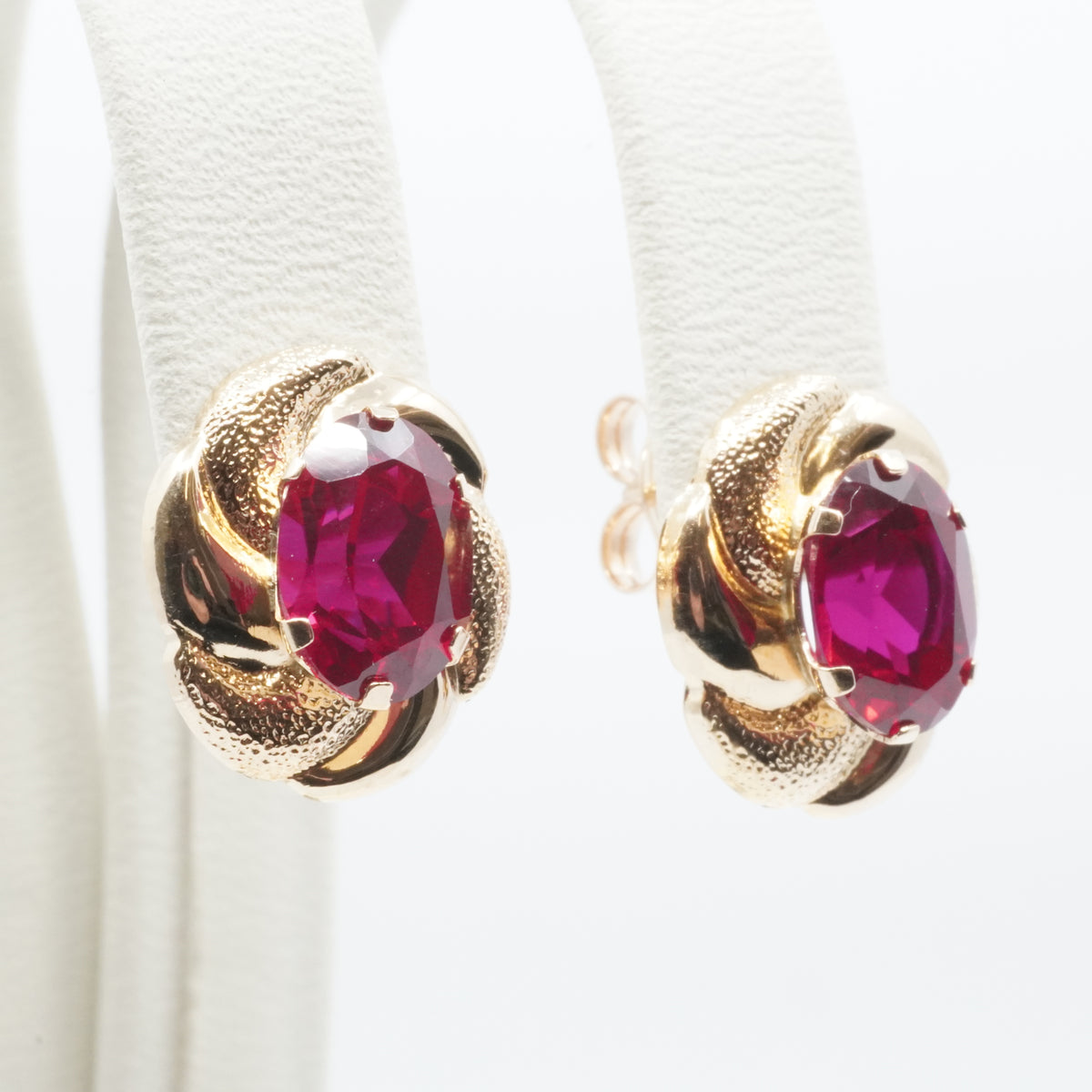 14K Gold Red Stone Swirl Stud earrings