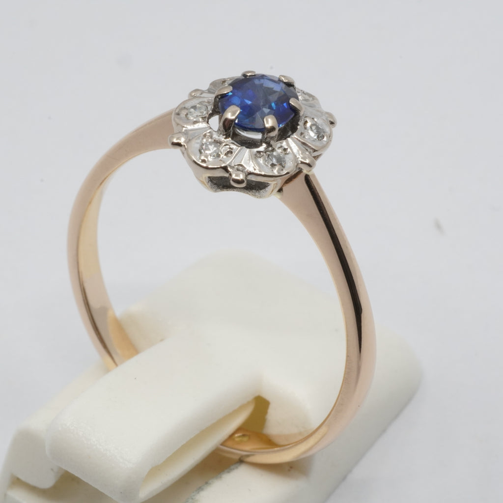 14K Gold Sapphire & 6 Diamonds Ring