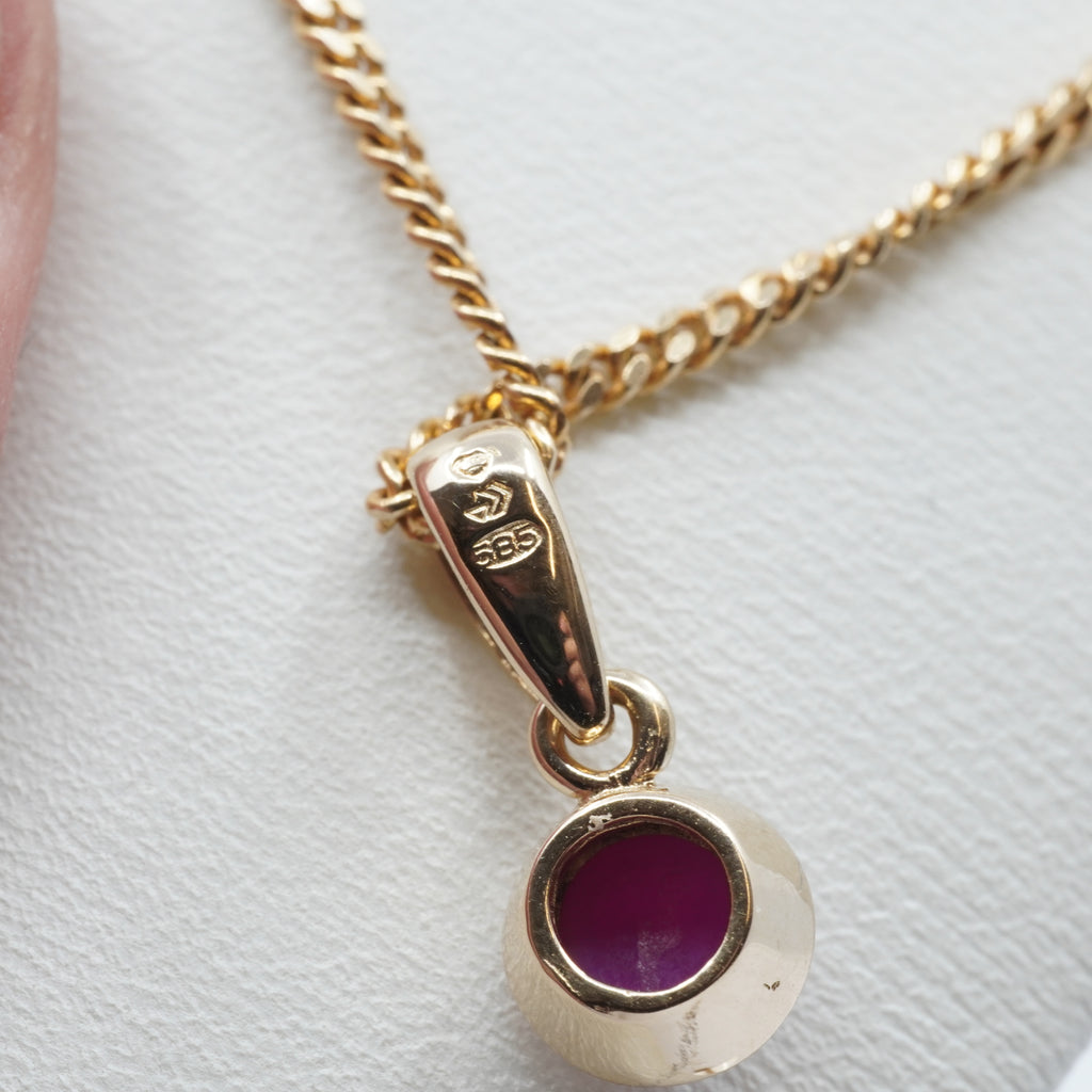 14K Gold Pink Stone Round Pendant