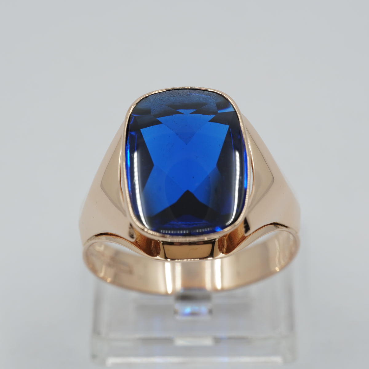 Vintage 1968 14K Gold Blue Stone Ring