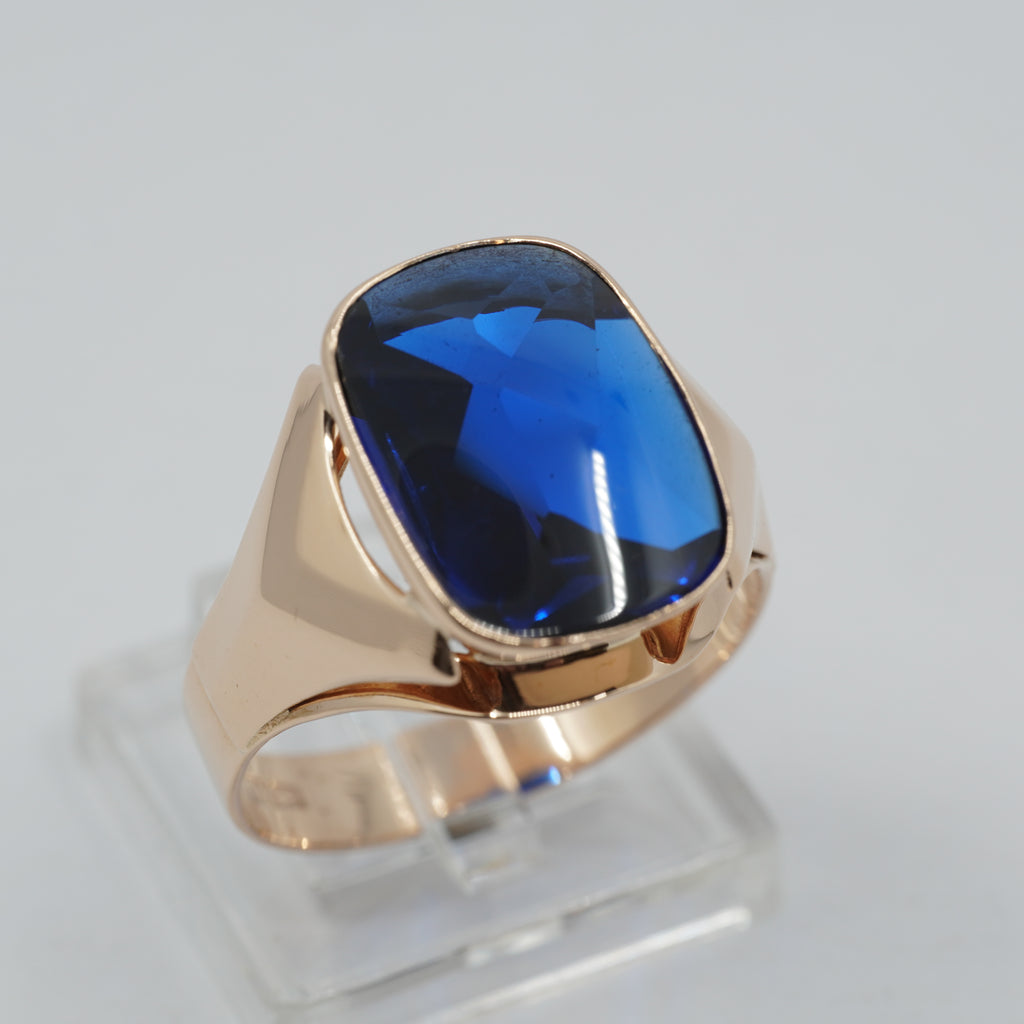 Vintage 1968 14K Gold Blue Stone Ring