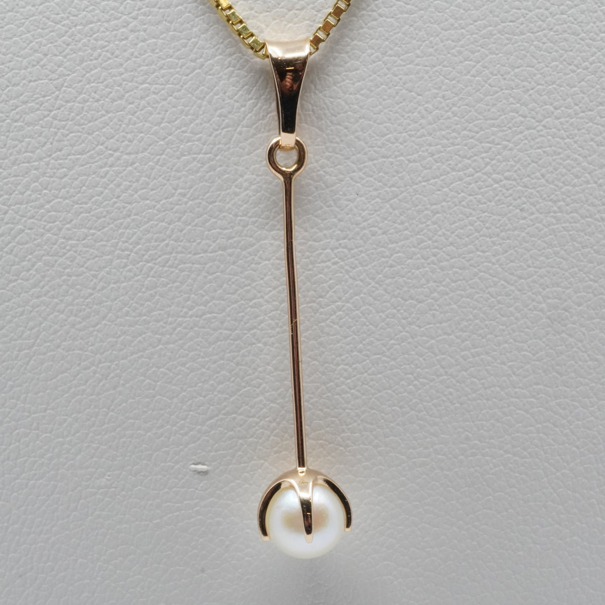 14K Gold Pearl Drop Pendant