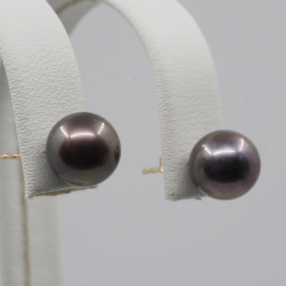 14K Gold Black Pearl Stud Earrings