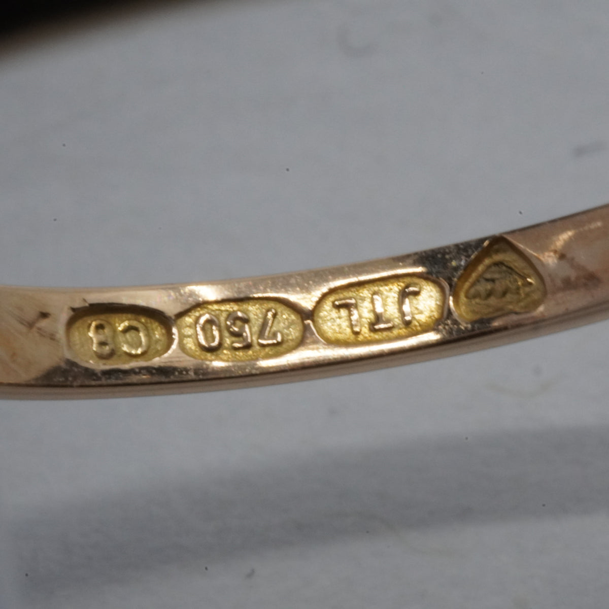 Vintage 1980 18K Gold Three Diamond Ring