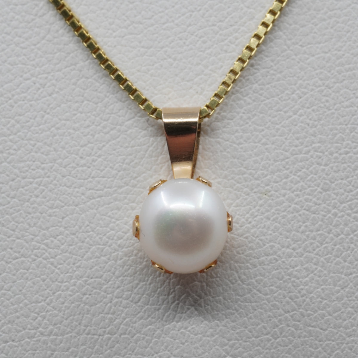 14K Gold Pearl Pendant