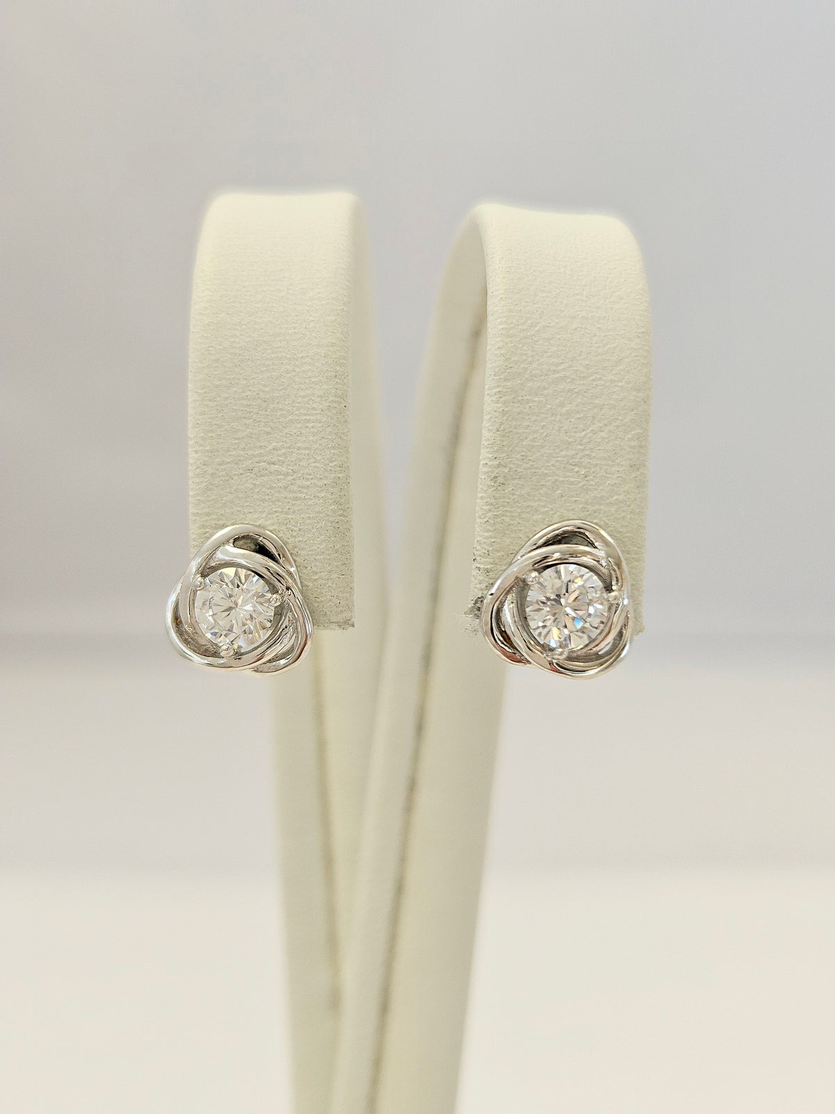 14K White Gold Zirconia Swirl Stud Earrings
