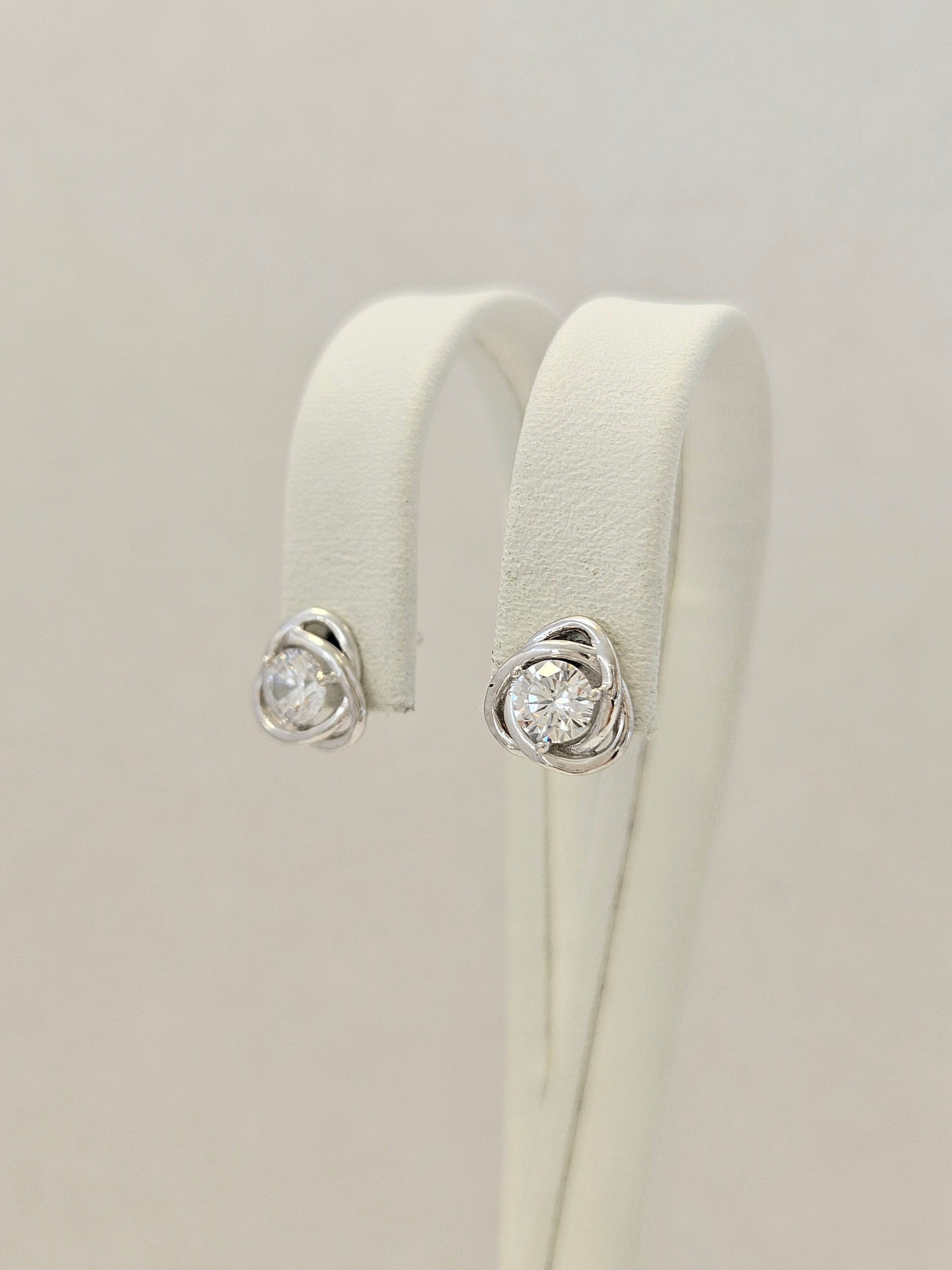 14K White Gold Zirconia Swirl Stud Earrings