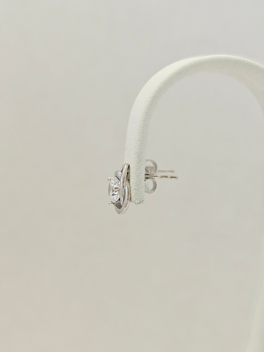 14K White Gold Zirconia Swirl Stud Earrings