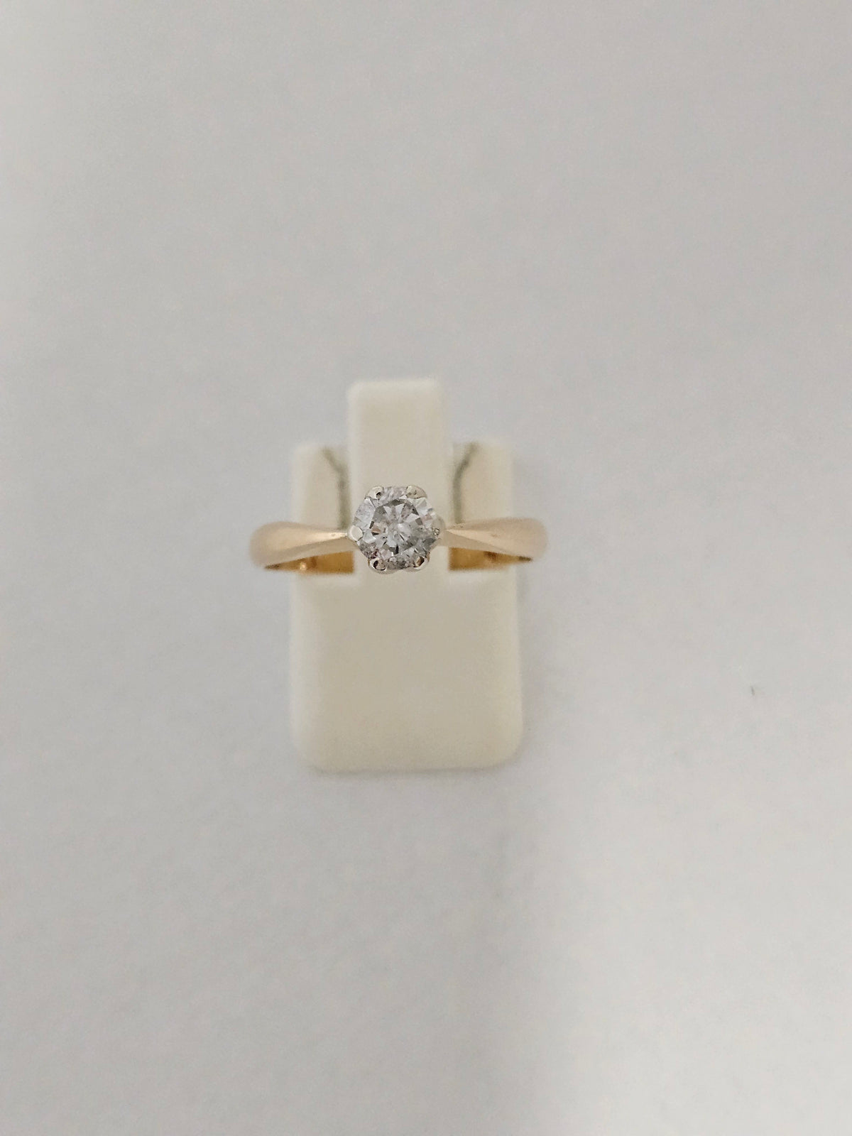 Vintage 18K Gold Diamond Solitaire Ring